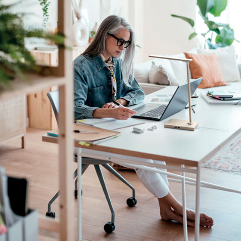 Lampe de bureau pliable - image 3