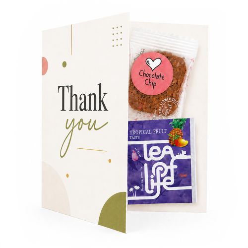 Carte avec biscuit et sachet de thé - image 1